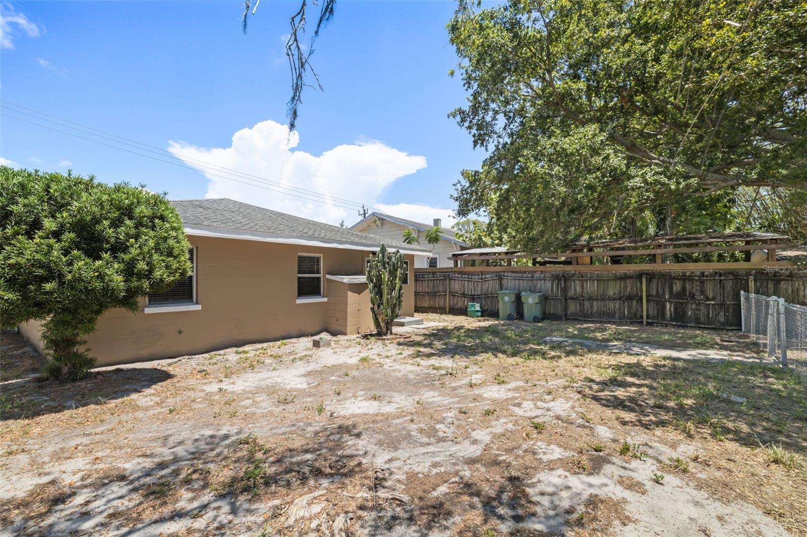 808 26TH ST W, BRADENTON, FL — photo 33