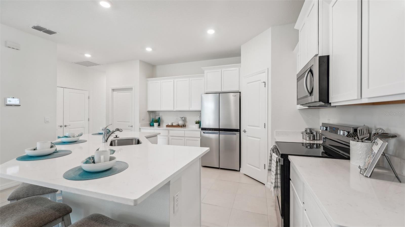 33018 RUSTIC RISE RD, SAN ANTONIO, FL — photo 6