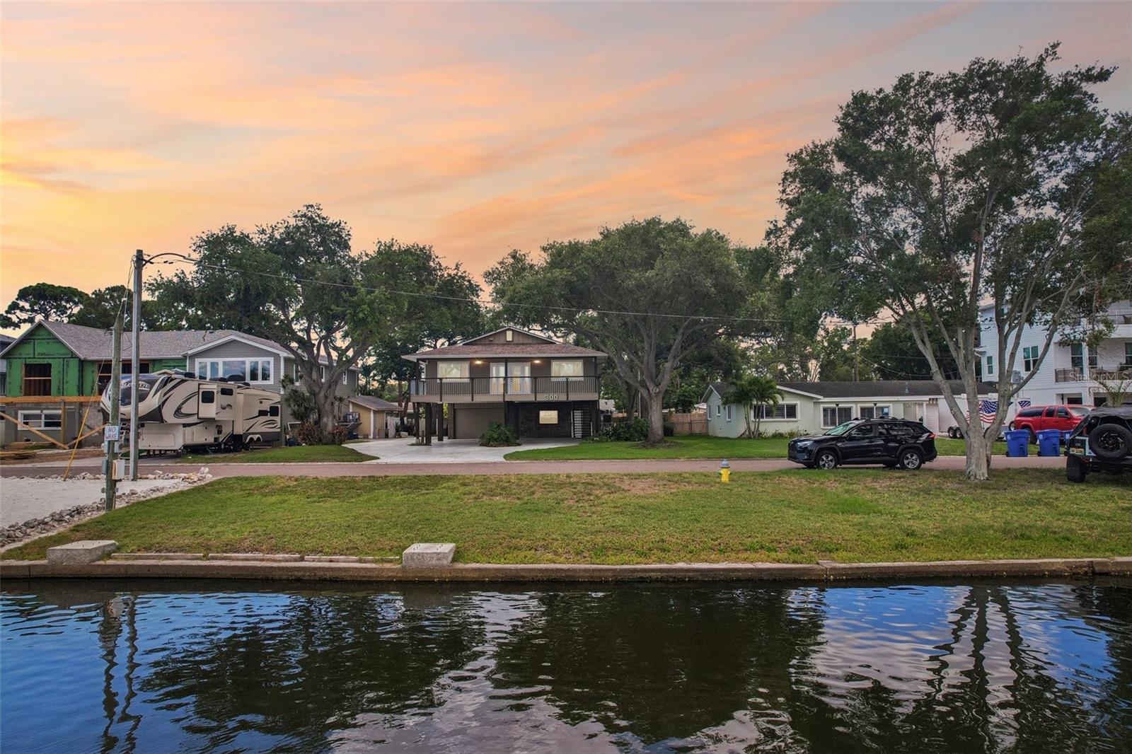 300 90TH AVE NE, ST PETERSBURG, FL — photo 2
