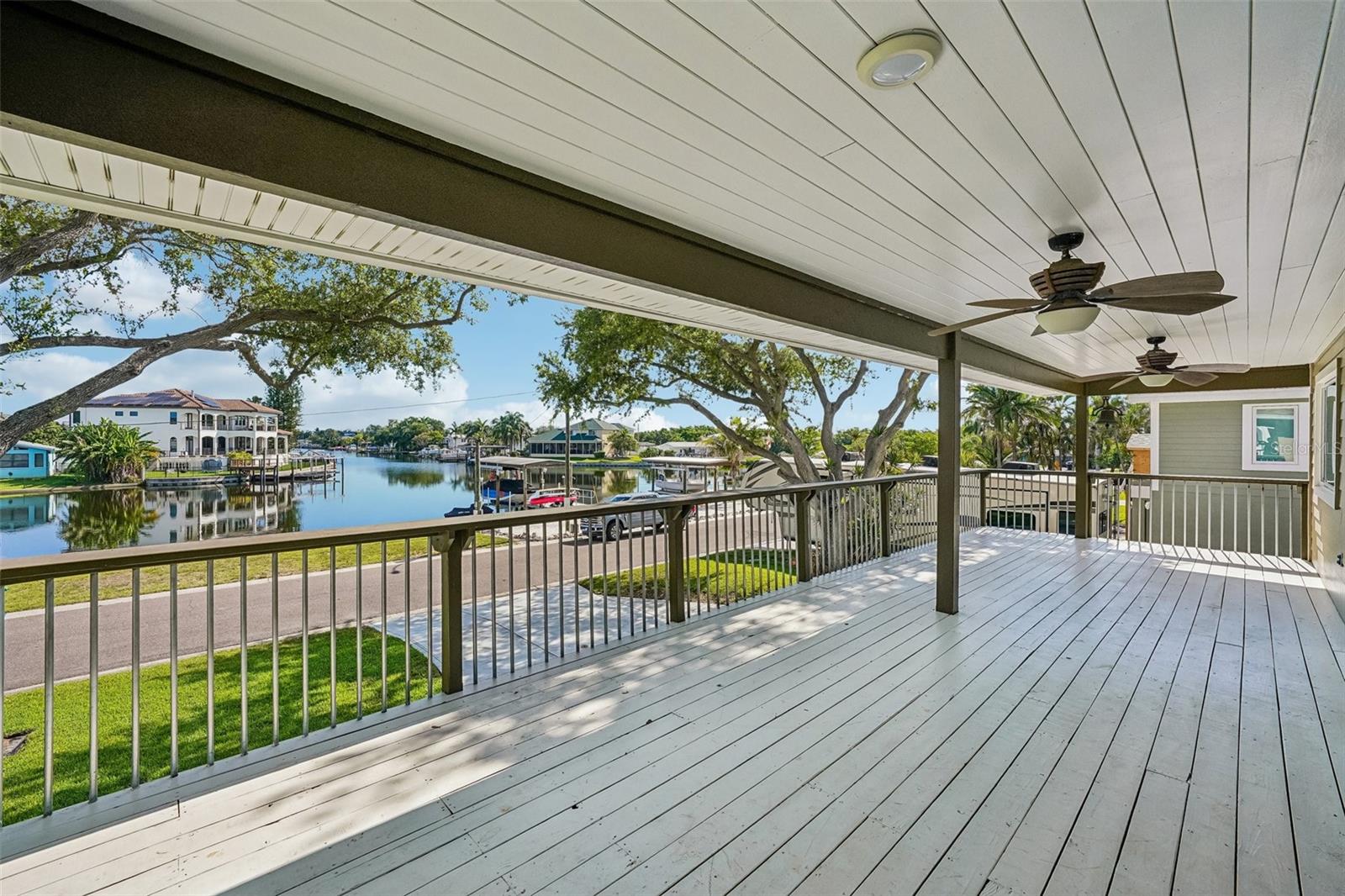 300 90TH AVE NE, ST PETERSBURG, FL — photo 10
