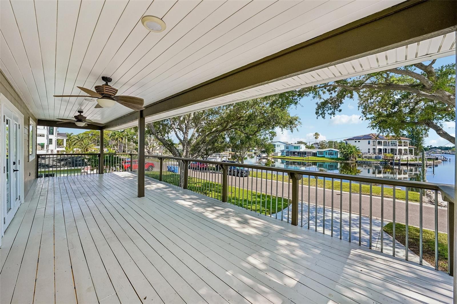 300 90TH AVE NE, ST PETERSBURG, FL — photo 11