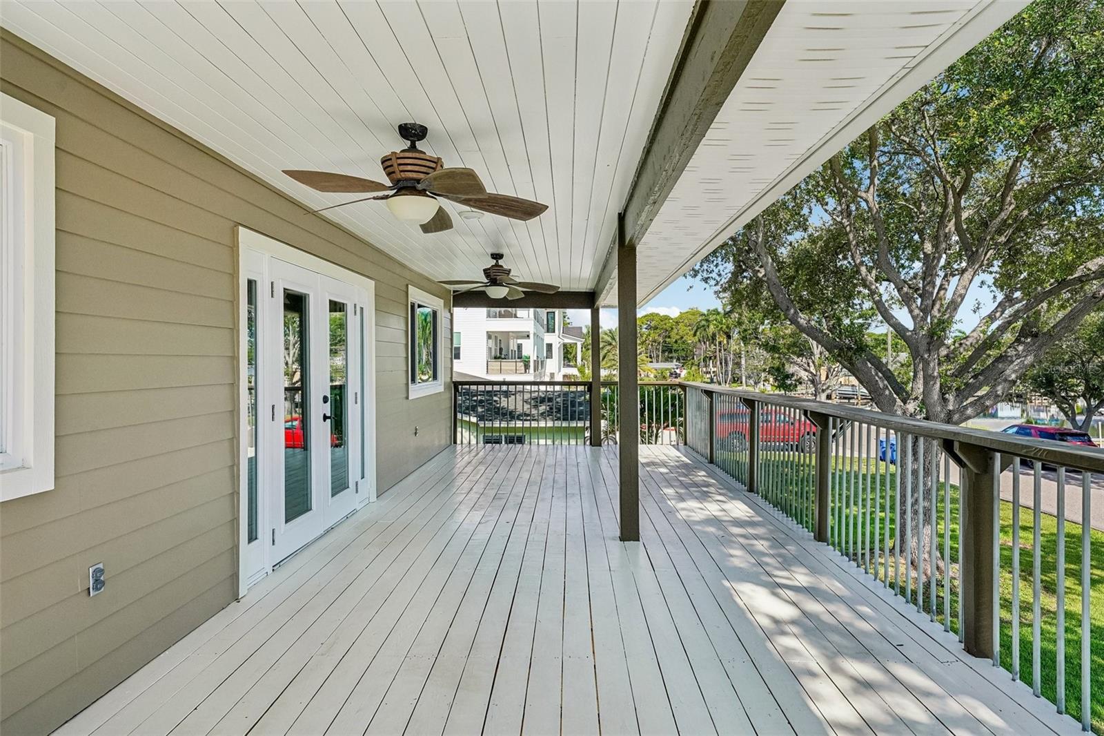 300 90TH AVE NE, ST PETERSBURG, FL — photo 12