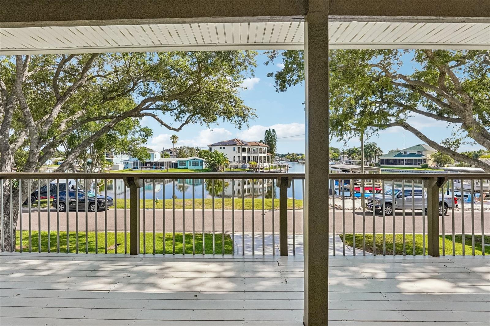 300 90TH AVE NE, ST PETERSBURG, FL — photo 14