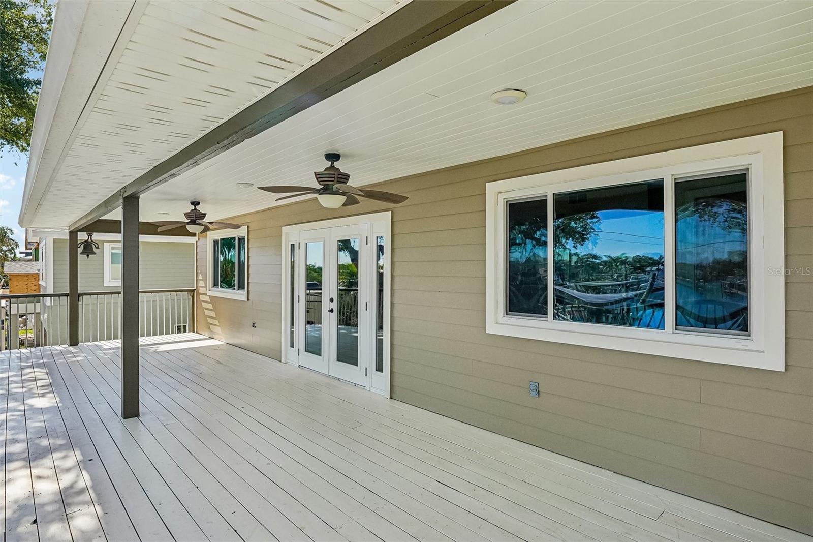 300 90TH AVE NE, ST PETERSBURG, FL — photo 15