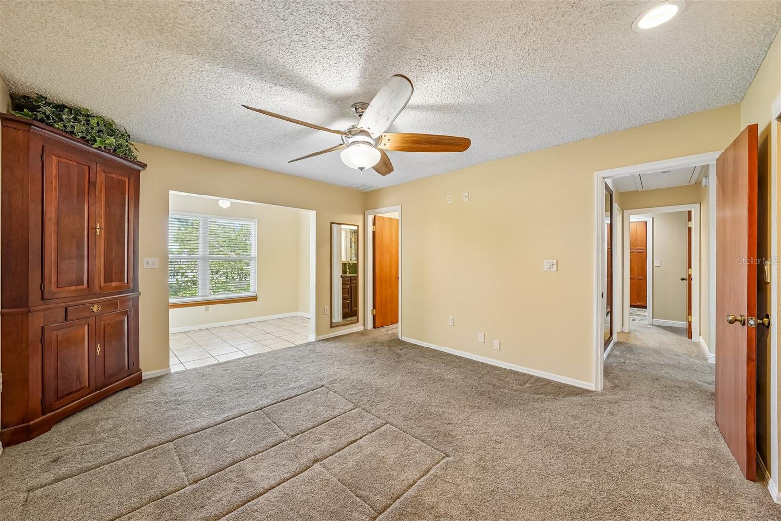 300 90TH AVE NE, ST PETERSBURG, FL — photo 16