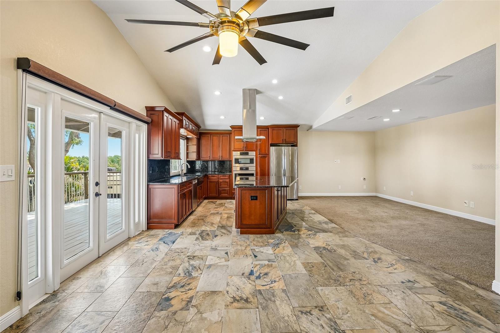 300 90TH AVE NE, ST PETERSBURG, FL — photo 23