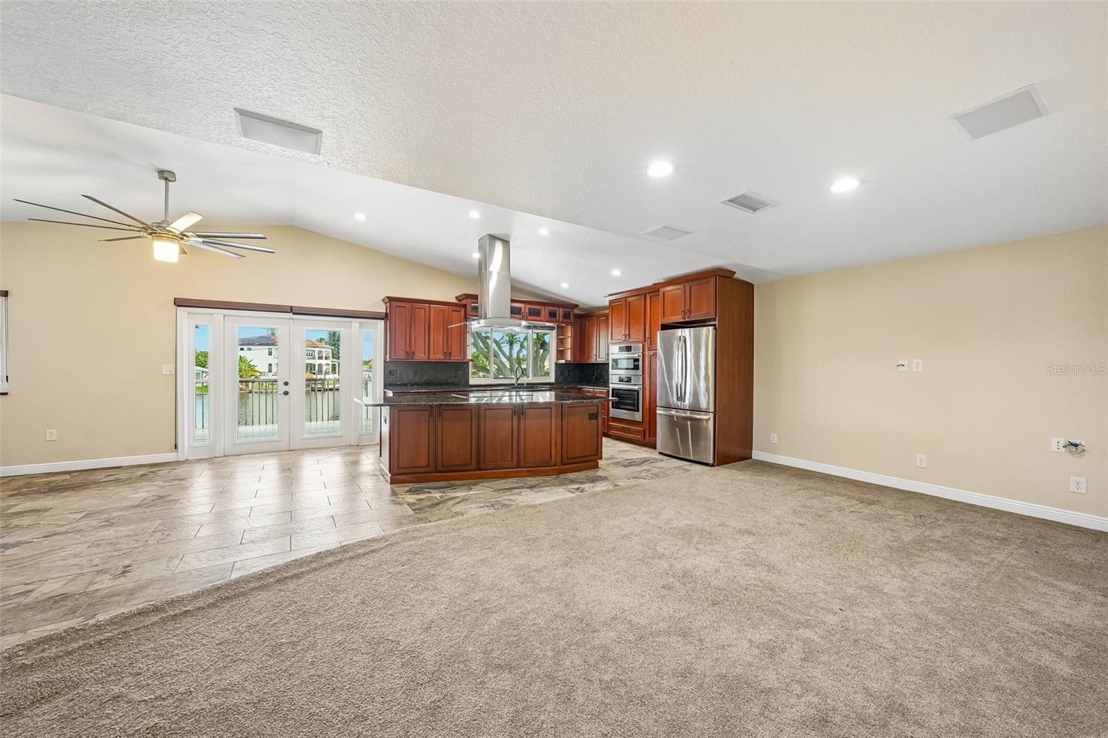300 90TH AVE NE, ST PETERSBURG, FL — photo 24