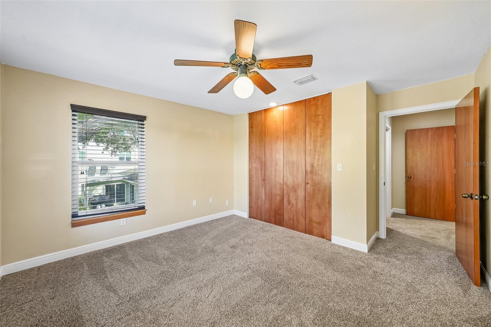 300 90TH AVE NE, ST PETERSBURG, FL — photo 36