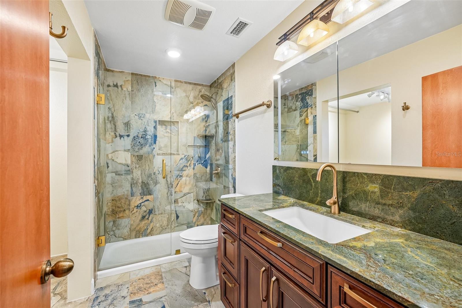 300 90TH AVE NE, ST PETERSBURG, FL — photo 39