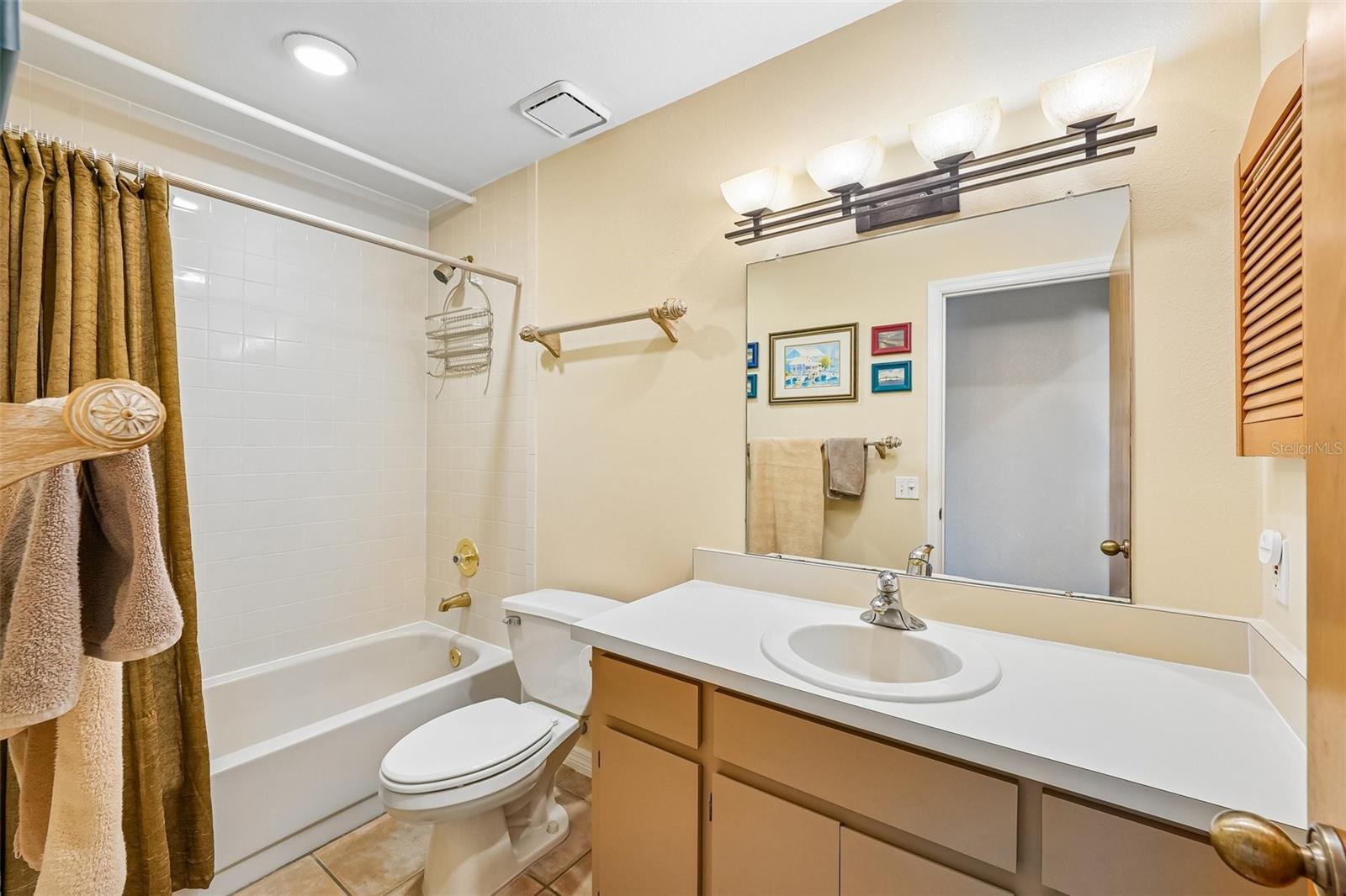 300 90TH AVE NE, ST PETERSBURG, FL — photo 42