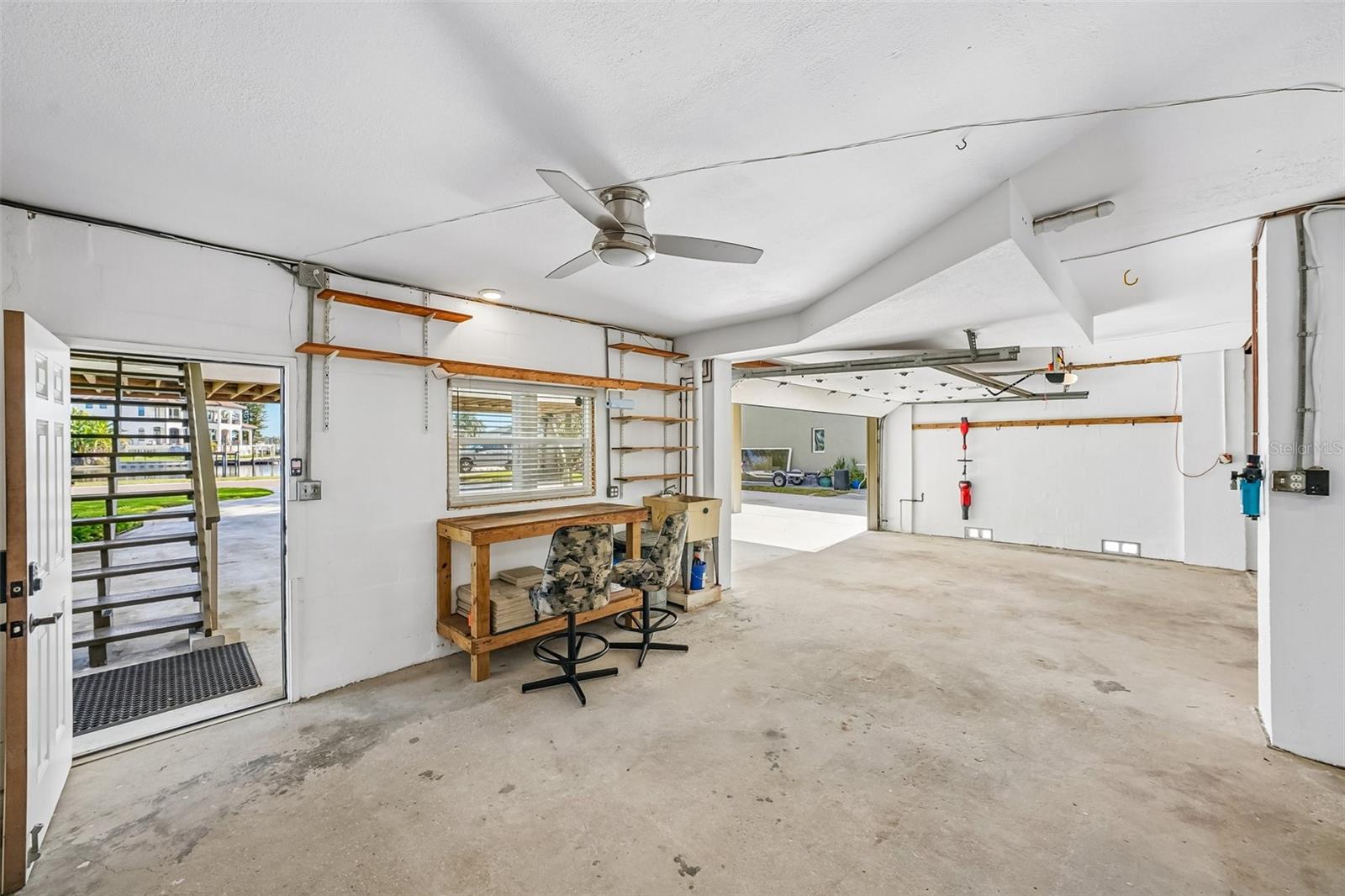 300 90TH AVE NE, ST PETERSBURG, FL — photo 46