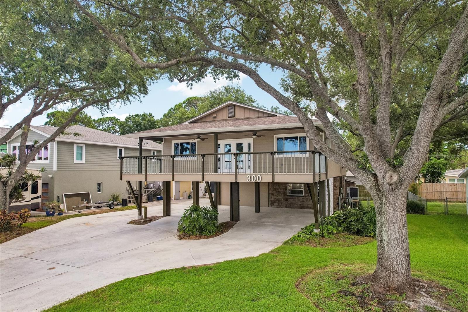 300 90TH AVE NE, ST PETERSBURG, FL — photo 53