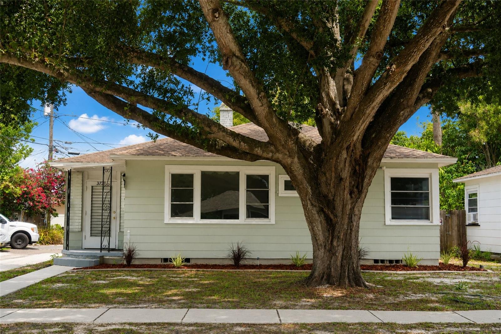 3725 18TH ST N, ST PETERSBURG, FL — photo 2