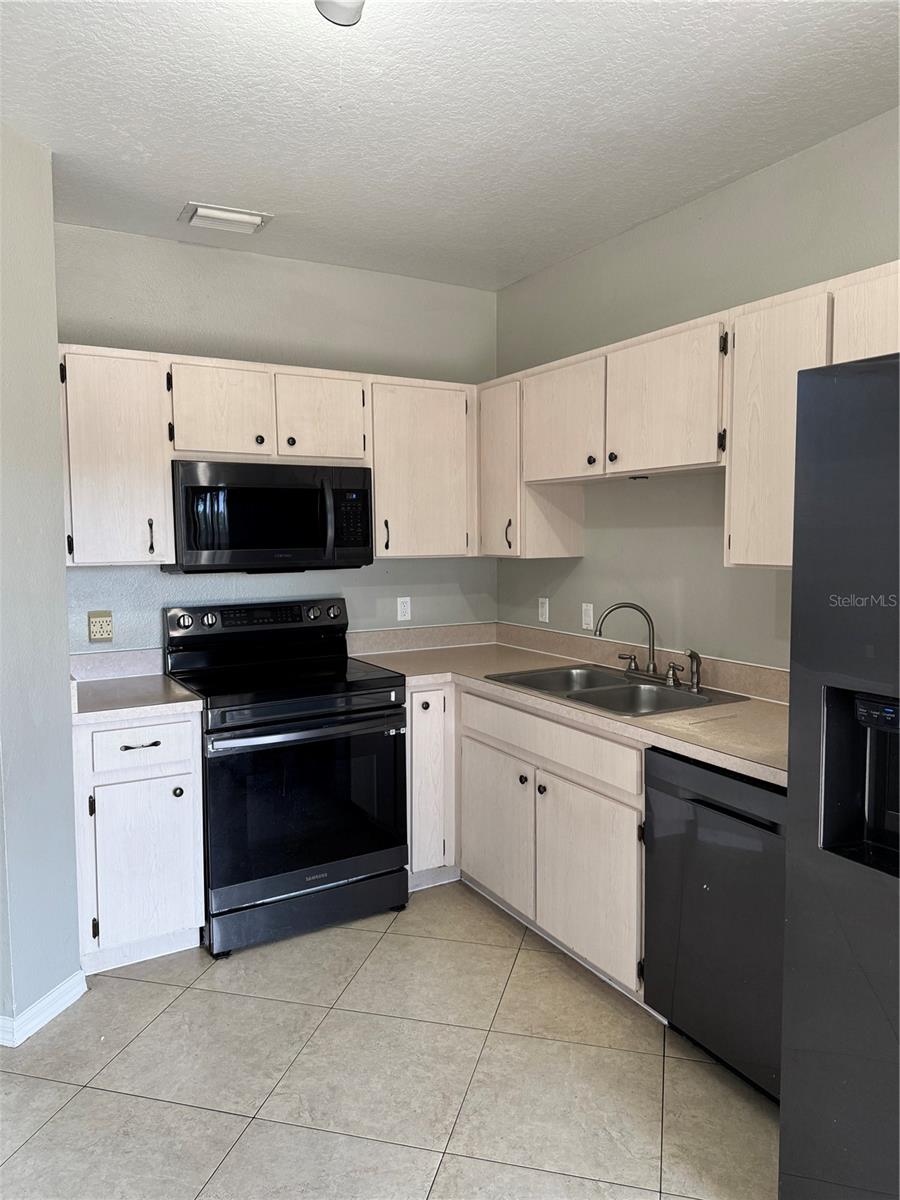 18006 BIRDWATER DR, TAMPA, FL — photo 15