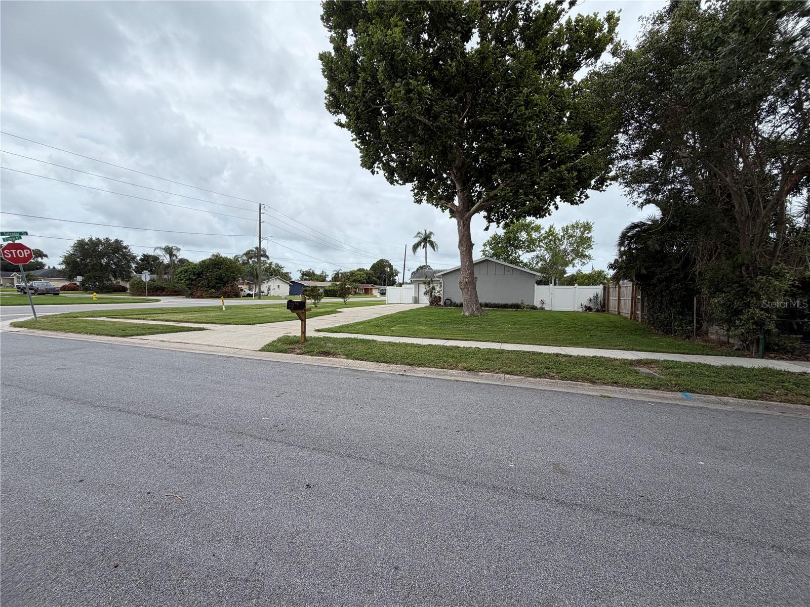 820 SAN SALVADOR DR, DUNEDIN, FL — photo 2
