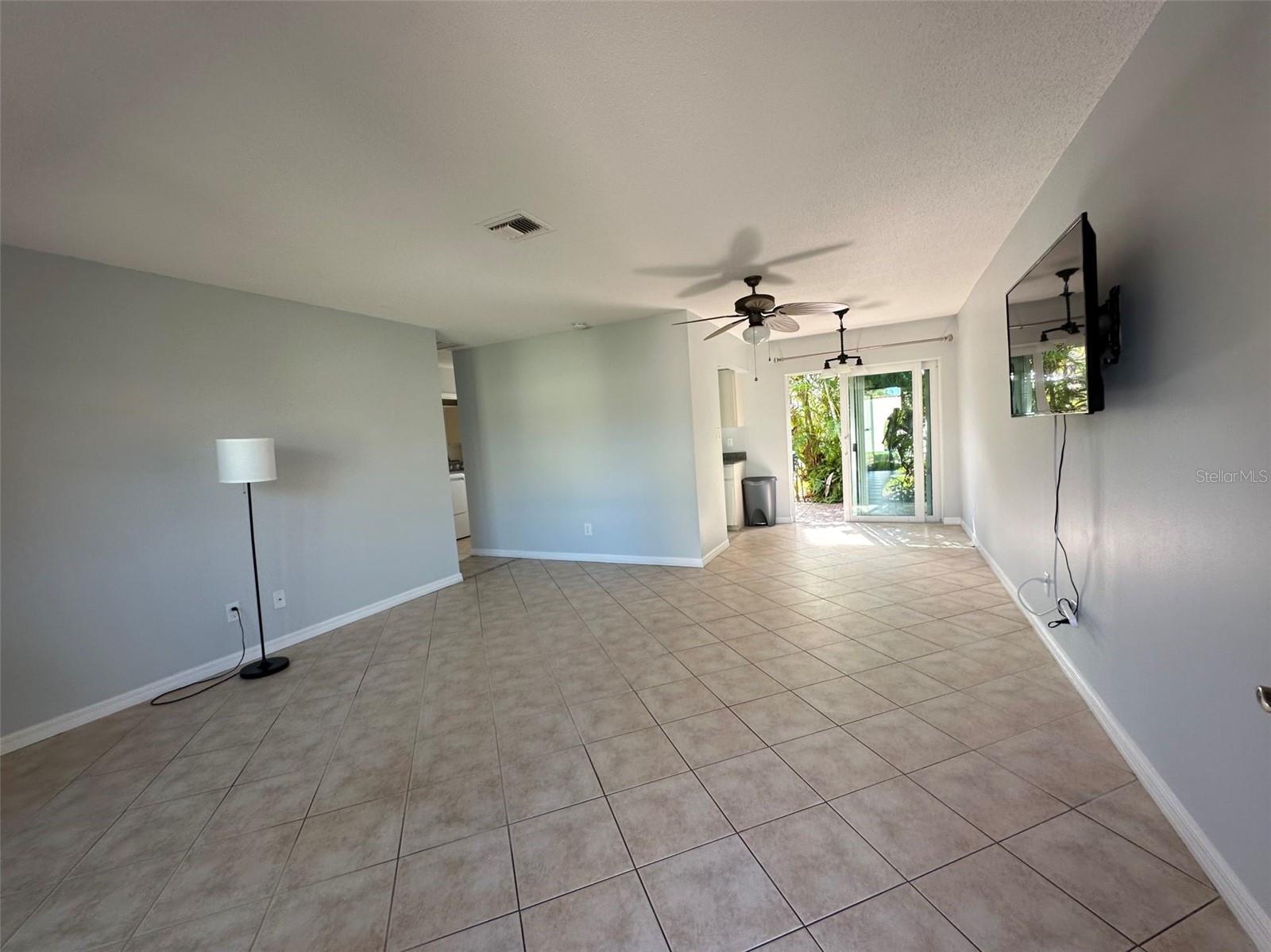 2105 PUEBLO CIR #V2, SARASOTA, FL — photo 3