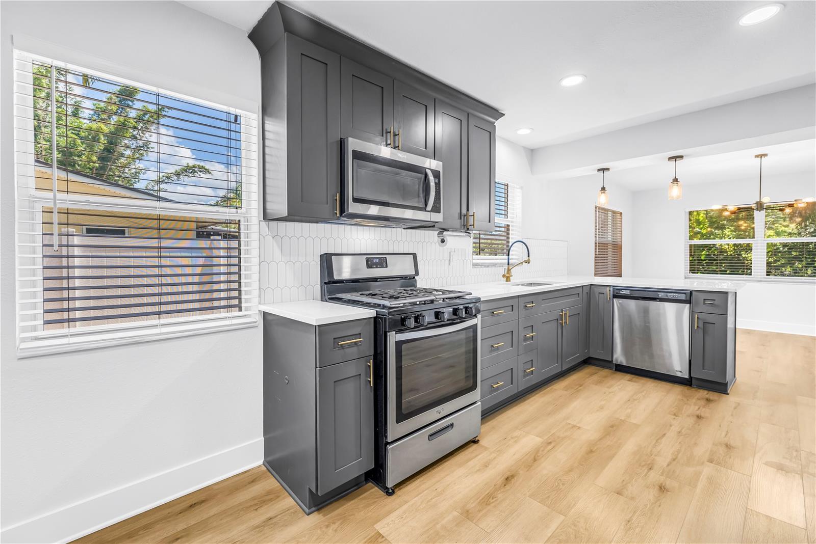 5846 12TH ST S, ST PETERSBURG, FL — photo 7