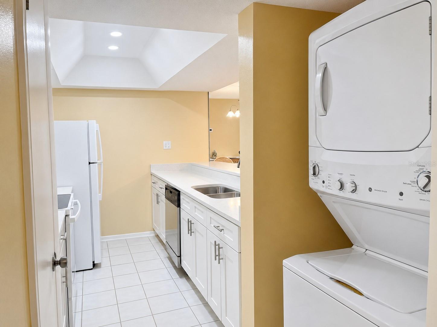 450 S GULFVIEW BLVD #708, CLEARWATER BEACH, FL — photo 11