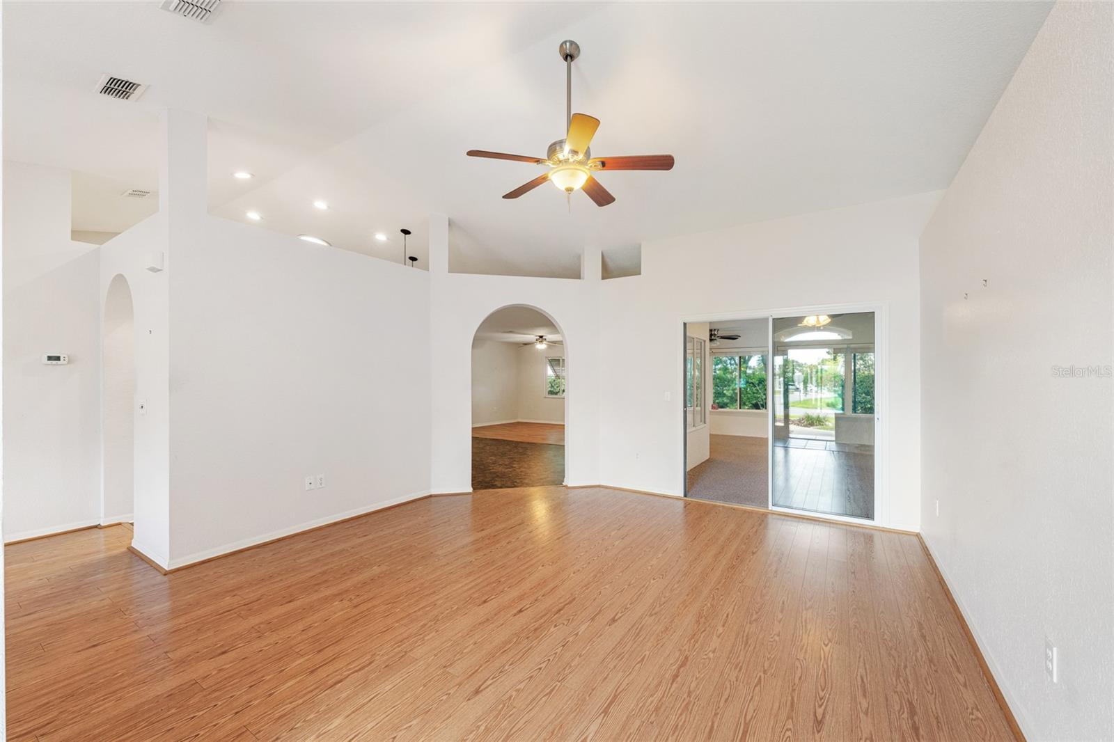 9082 SE 135TH LOOP, SUMMERFIELD, FL — photo 9