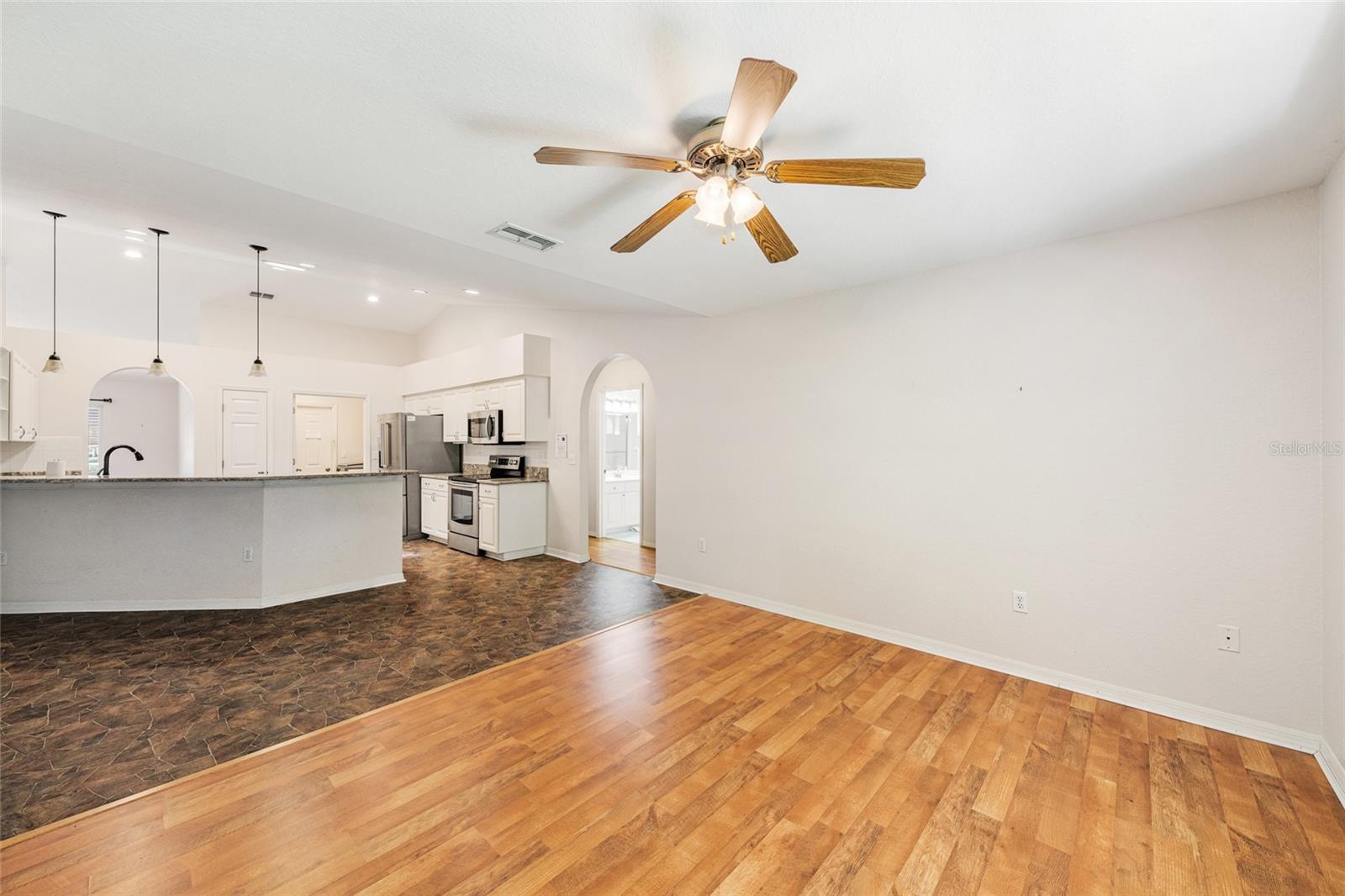 9082 SE 135TH LOOP, SUMMERFIELD, FL — photo 25