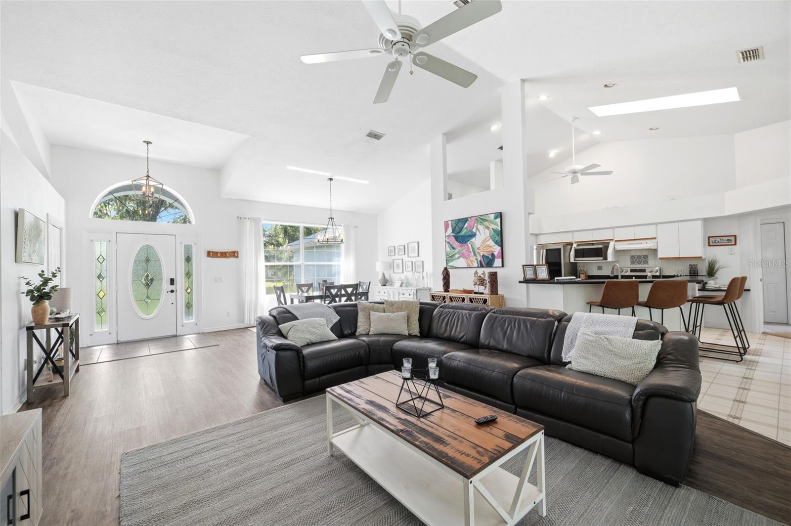 240 N COUNTRY CLUB DR, CRYSTAL RIVER, FL — photo 8
