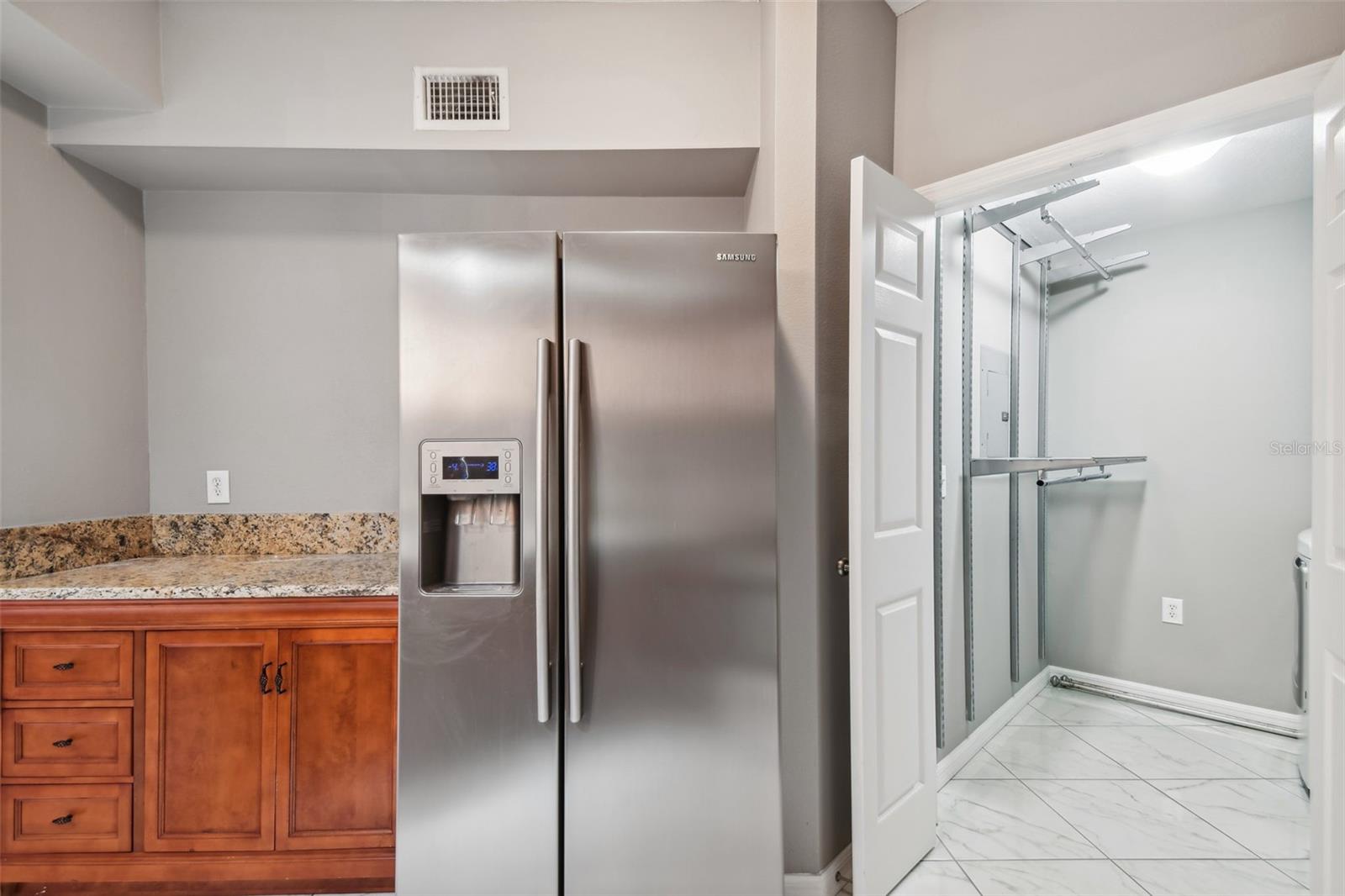 1201 BAY CLUB CIR, TAMPA, FL — photo 39