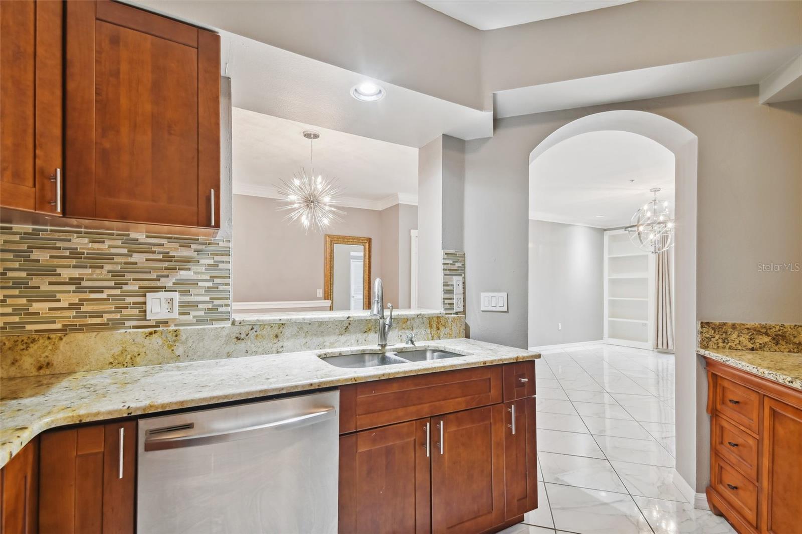 1201 BAY CLUB CIR, TAMPA, FL — photo 43