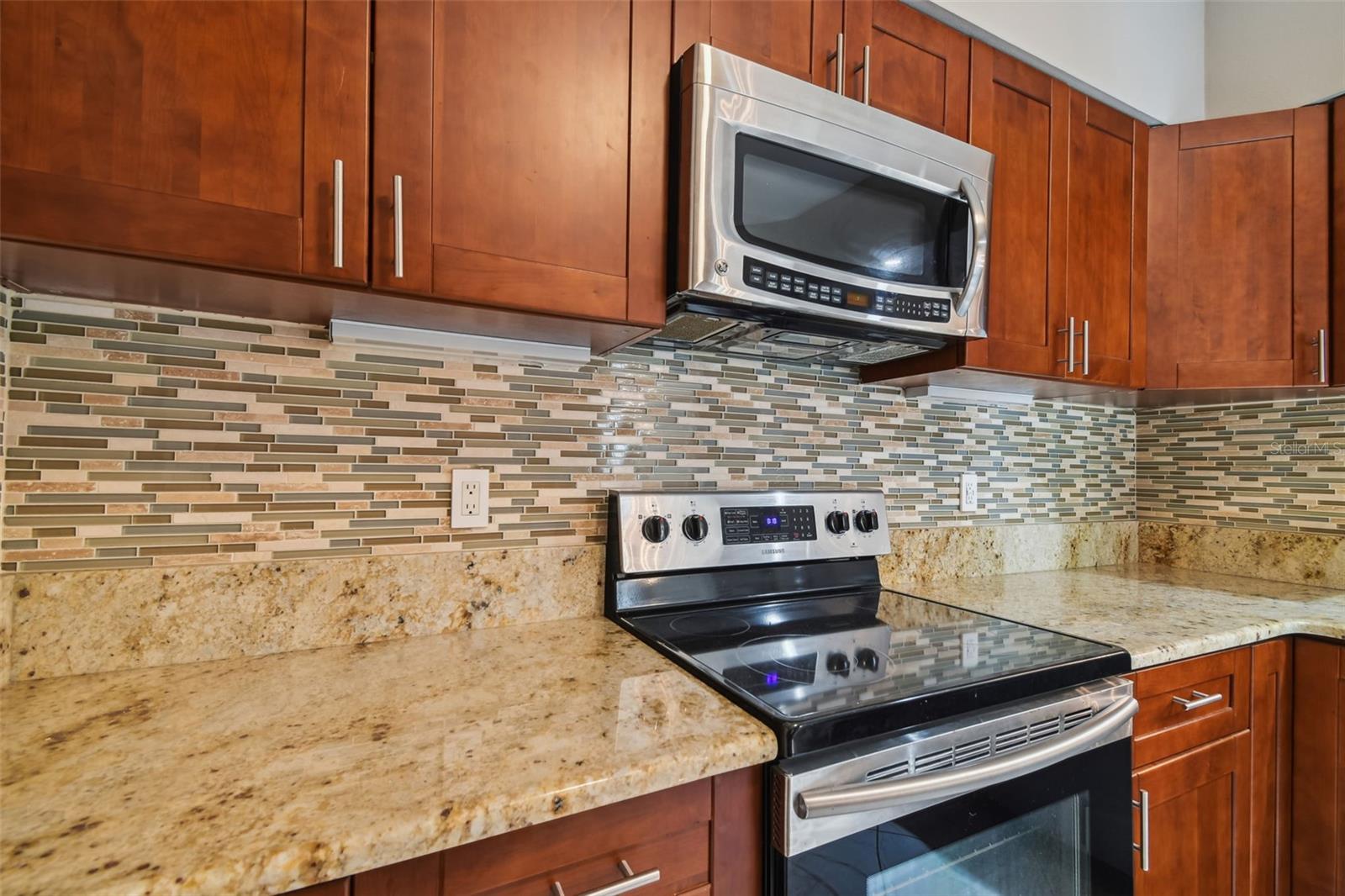 1201 BAY CLUB CIR, TAMPA, FL — photo 46