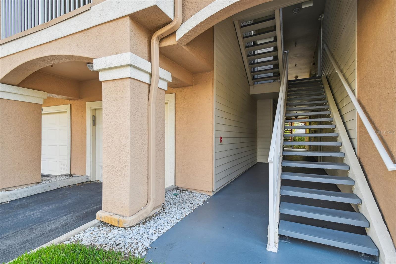 1201 BAY CLUB CIR, TAMPA, FL — photo 56