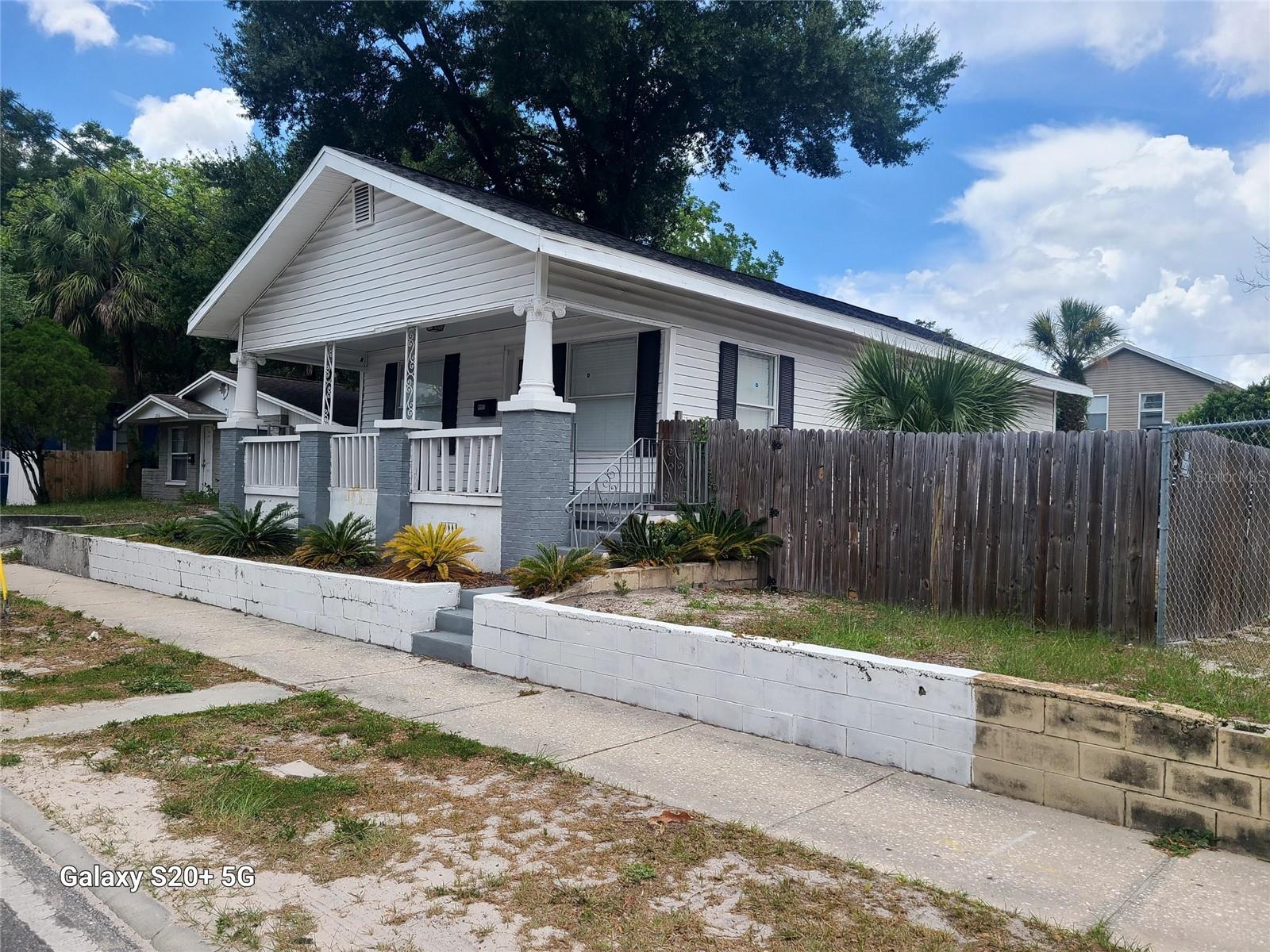 2220 E 17TH AVE, TAMPA, FL — photo 2