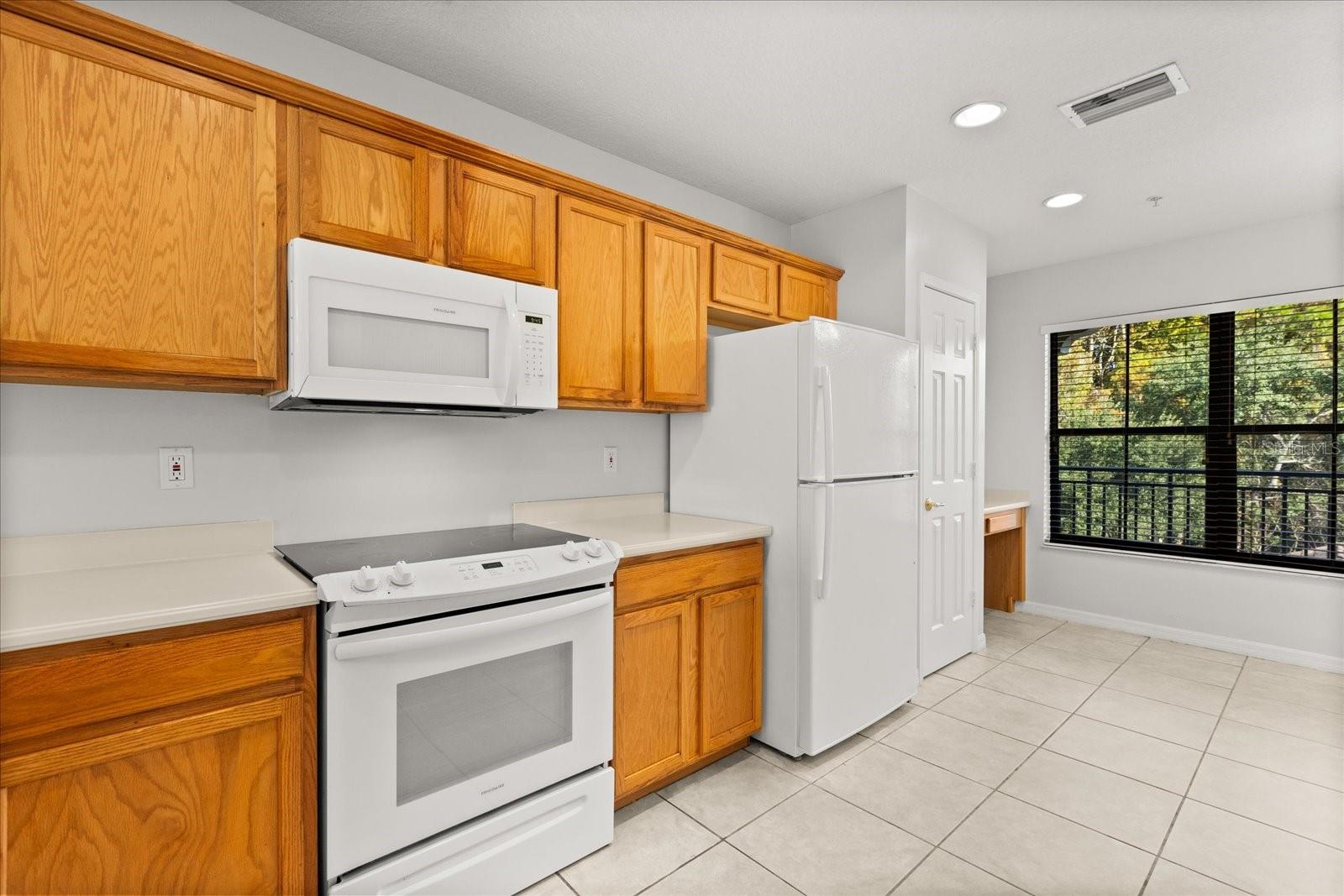 909 WATERSIDE LN #307, CELEBRATION, FL — photo 13