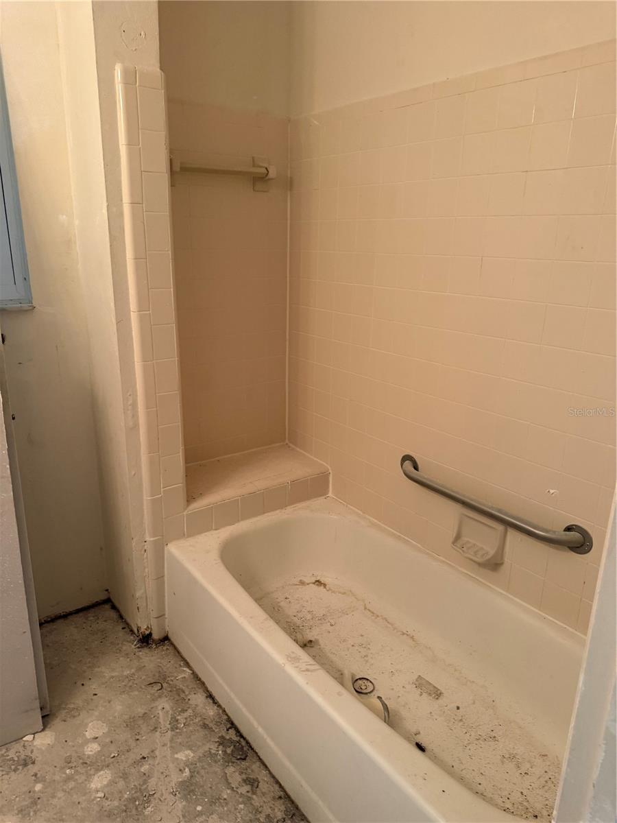 1401 S PALMETTO AVE #201, DAYTONA BEACH, FL — photo 3