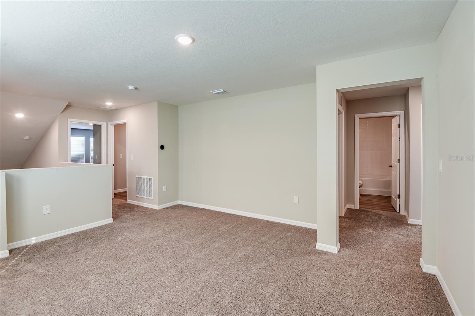 33669 NOBLE CREEK PL, DADE CITY, FL — photo 24