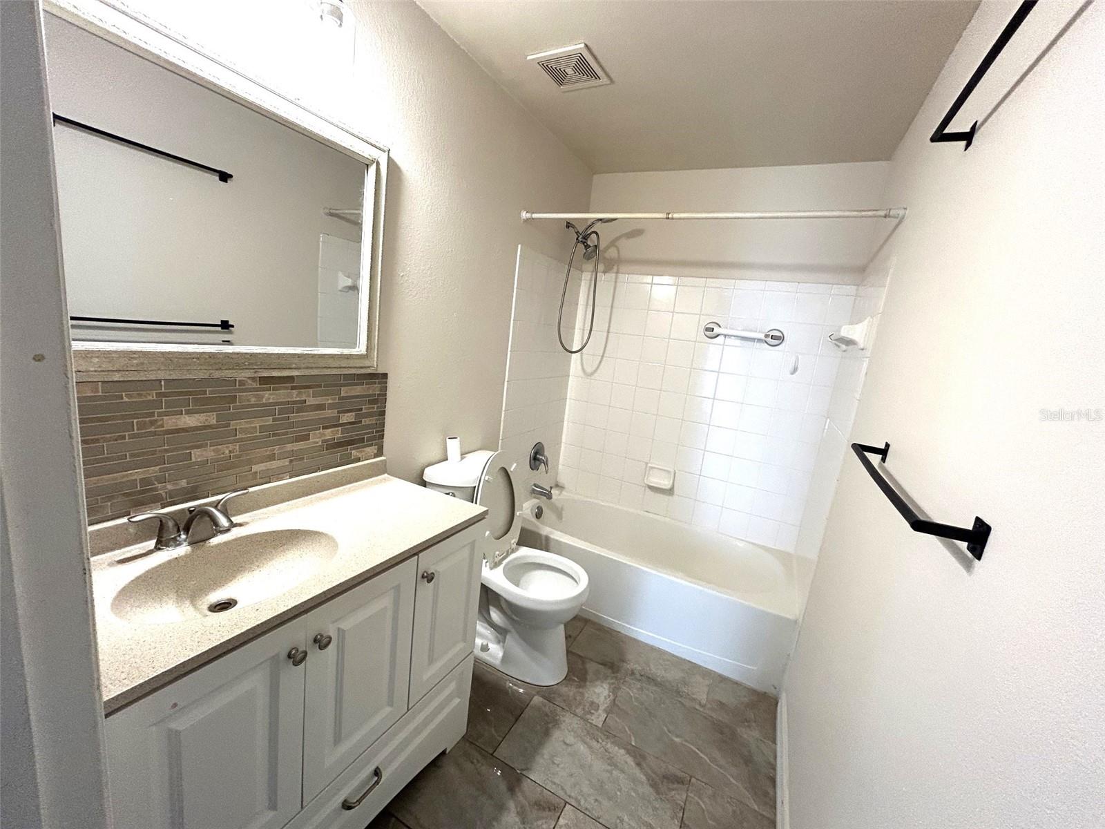 2015 ERVING CIR #208, OCOEE, FL — photo 8