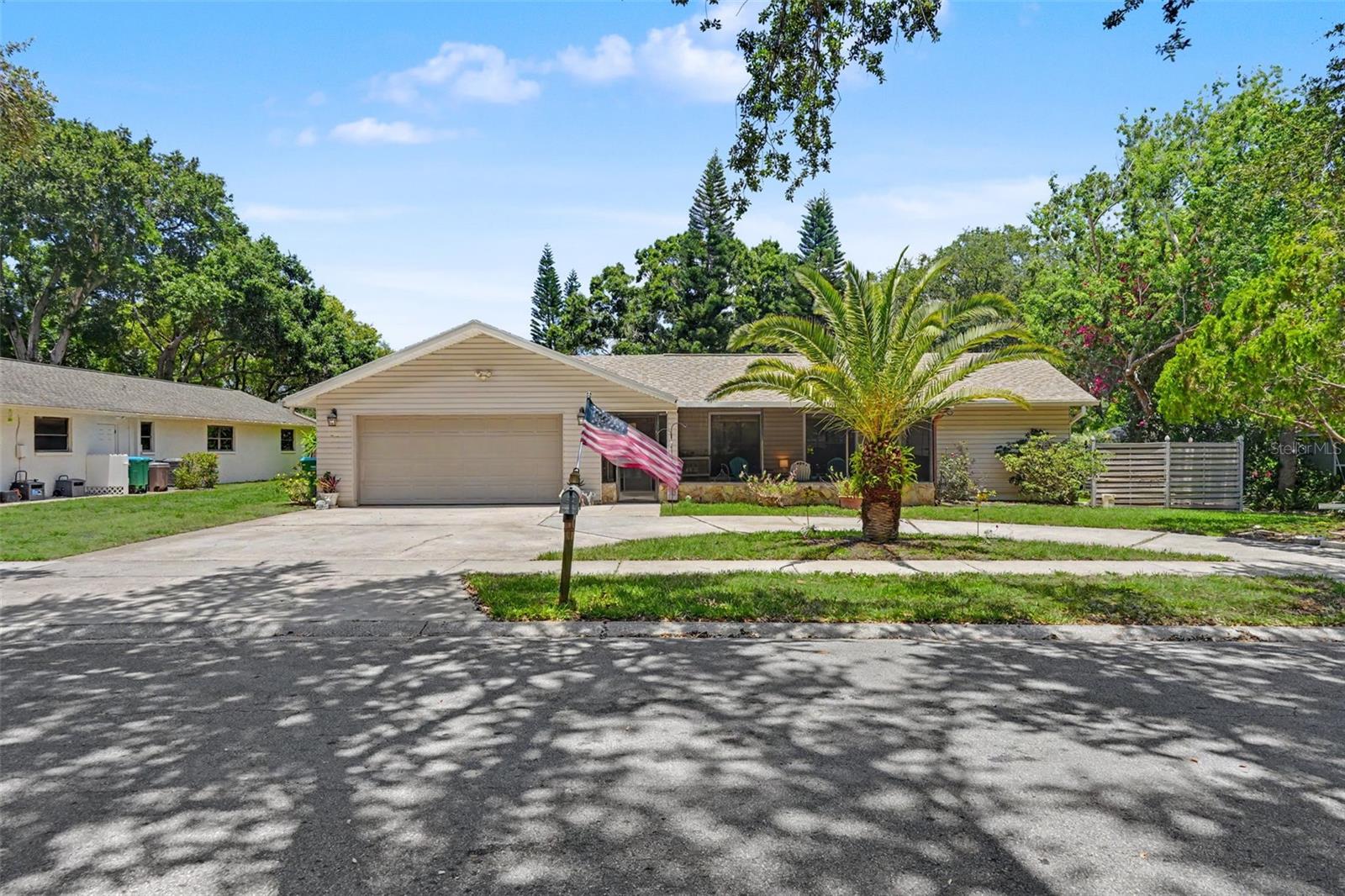 165 WOODCUTTER LN, PALM HARBOR, FL — photo 2