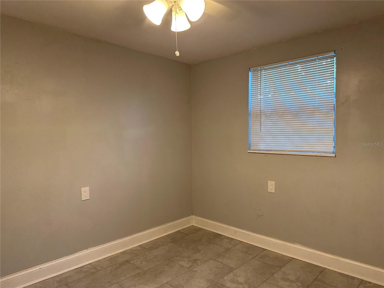 461 89TH AVE N, ST PETERSBURG, FL — photo 10