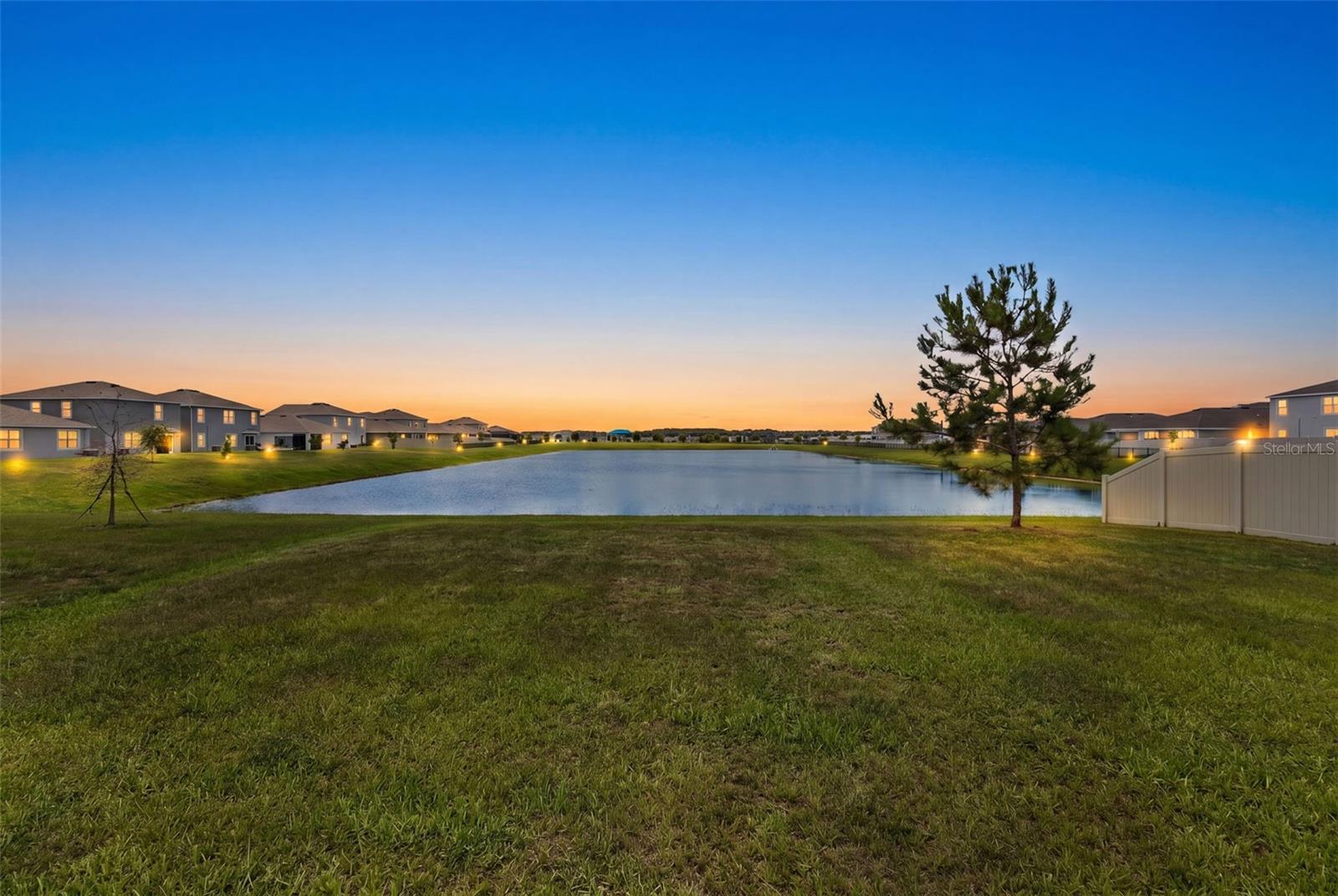 9728 CRESCENT RAY DR, WESLEY CHAPEL, FL — photo 2