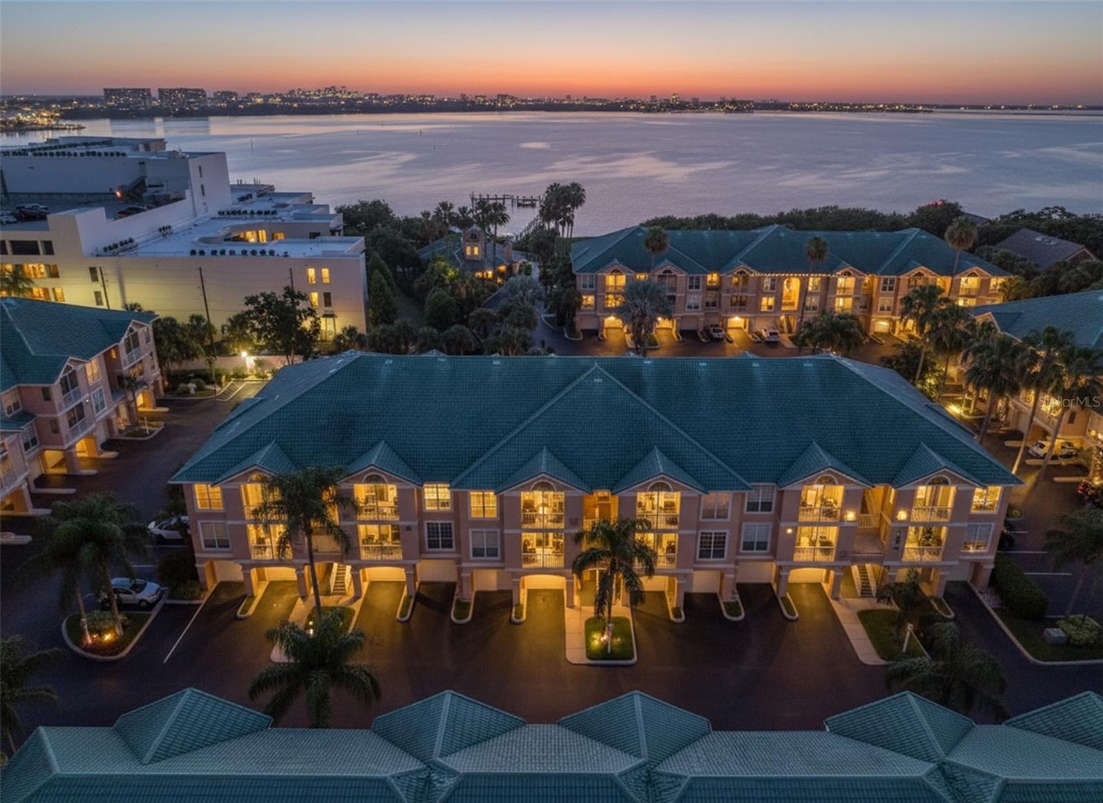 3312 BAY CLUB CIR #3312, TAMPA, FL — photo 2