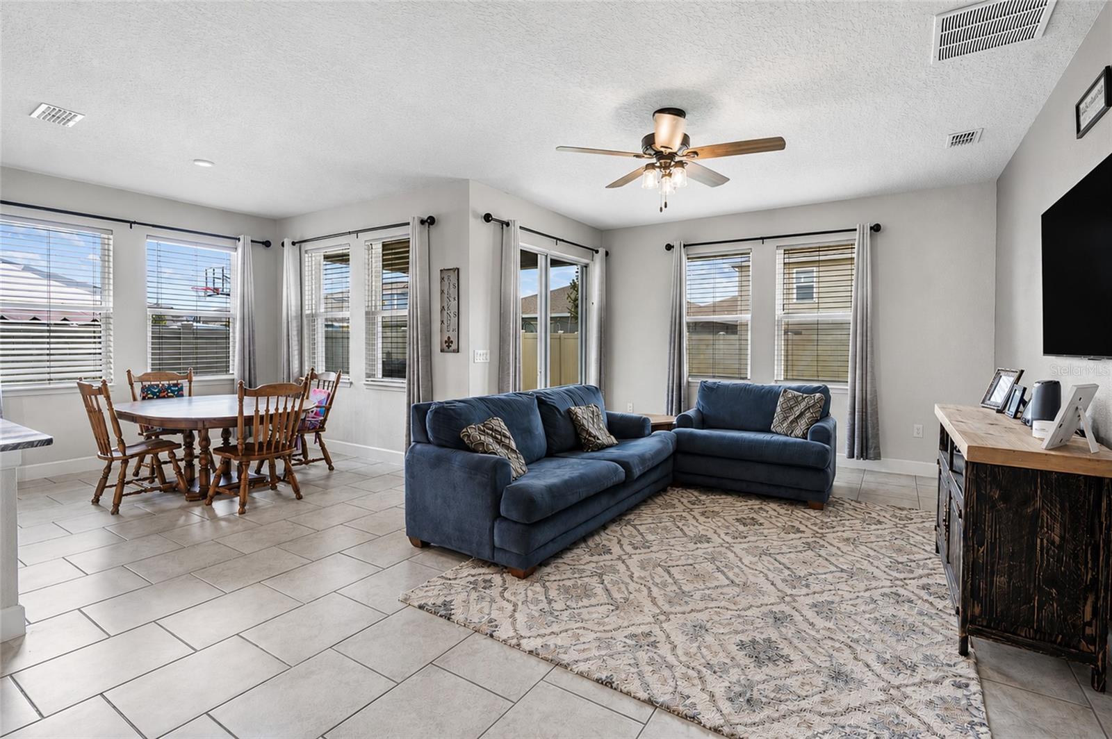 584 SEATTLE SLEW DR, DAVENPORT, FL — photo 4