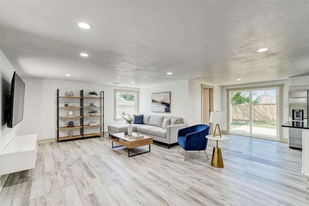 1300 MELONWOOD AVE, CLEARWATER, FL — photo 2