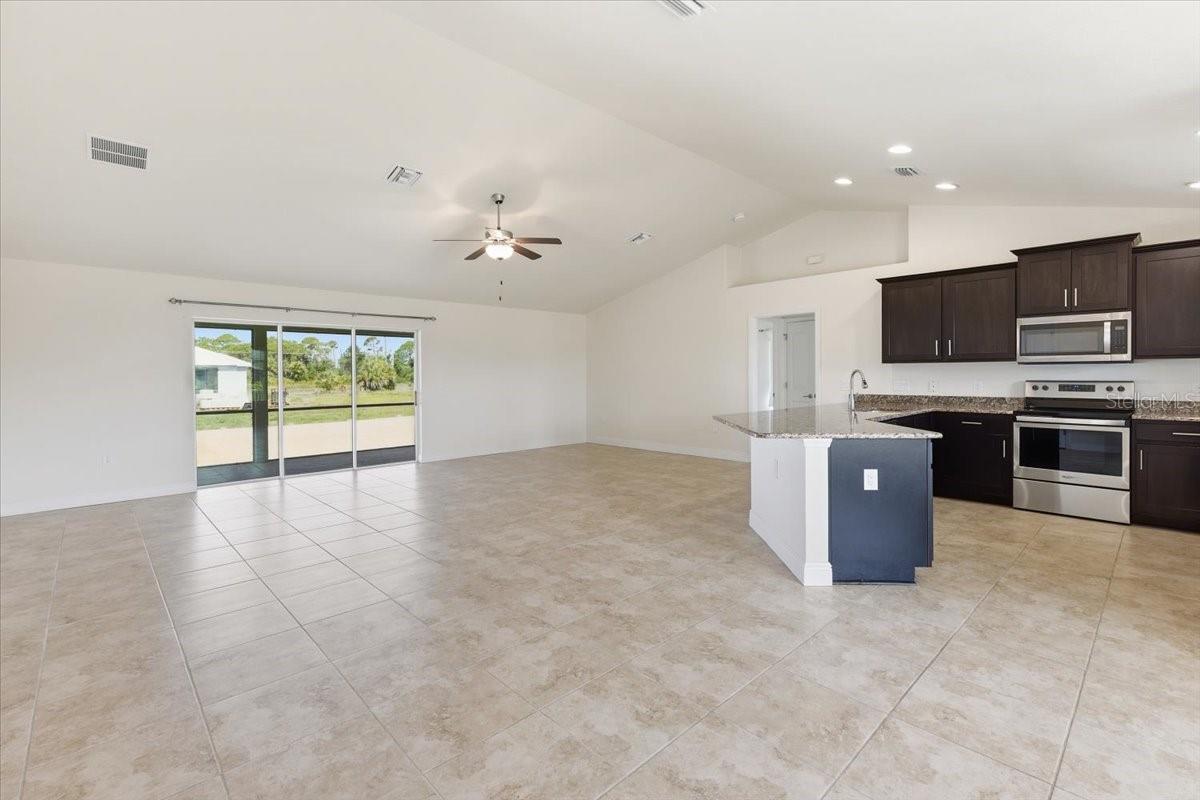 191 W PINE VALLEY LN, ROTONDA WEST, FL — photo 7