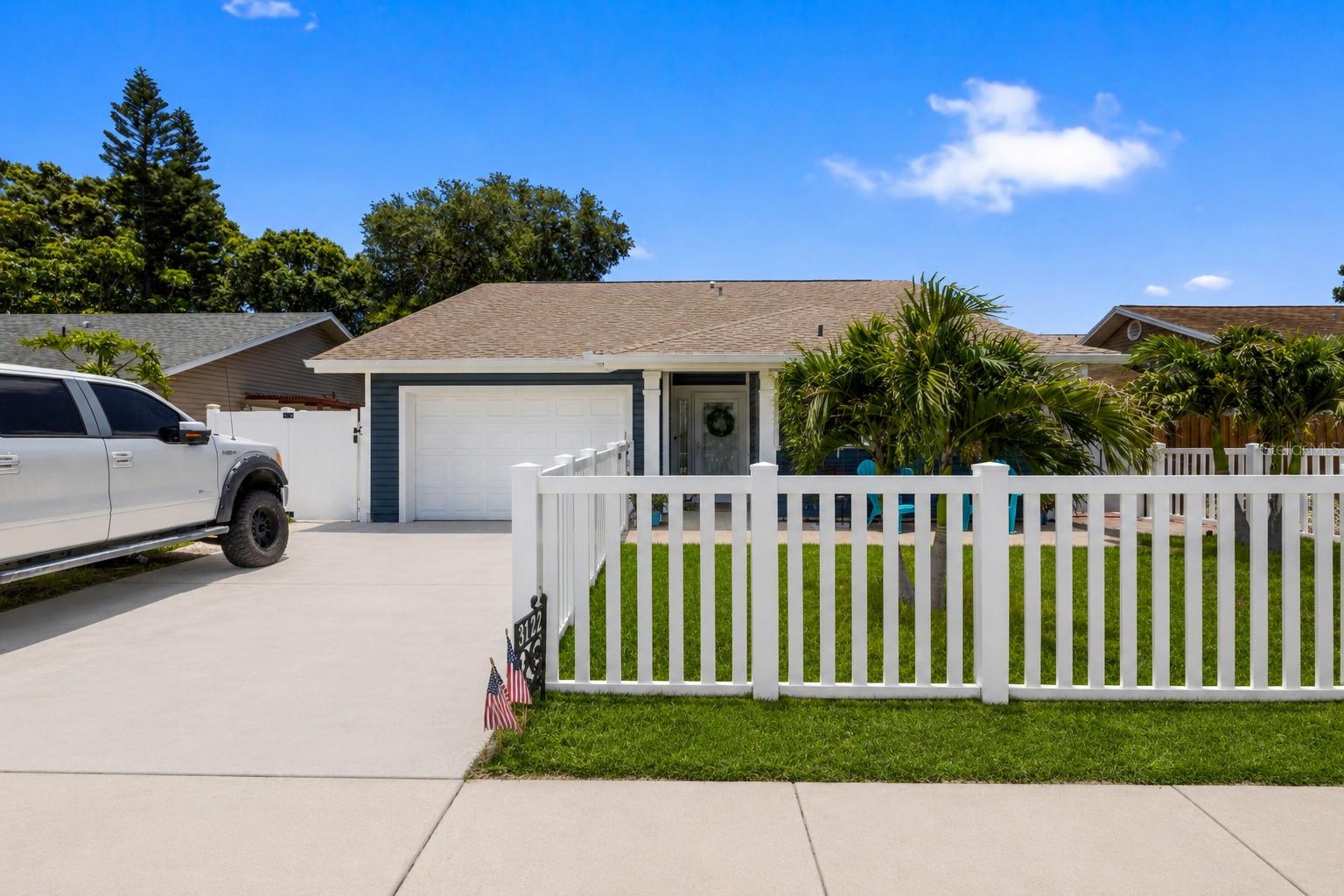 3122 WHISPERING DR N, LARGO, FL — photo 2