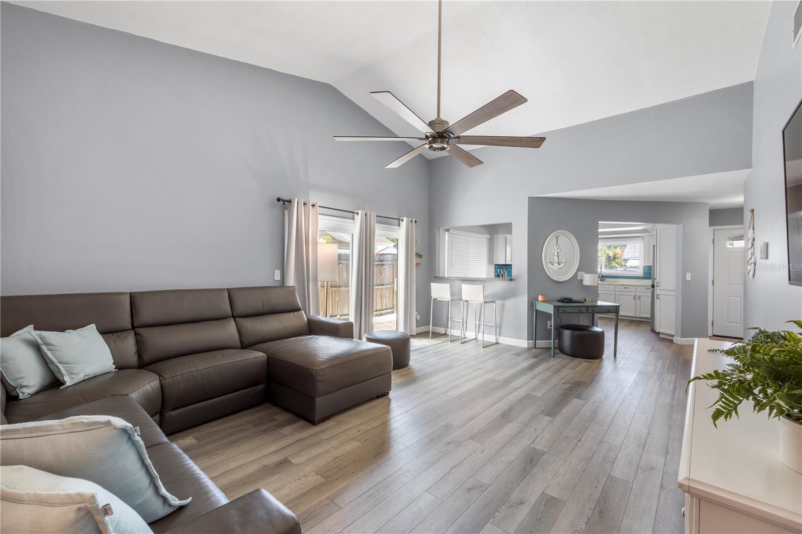 3122 WHISPERING DR N, LARGO, FL — photo 9