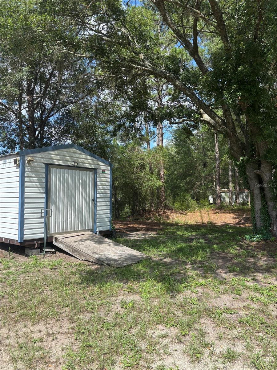 8890 SE 66TH CIR, TRENTON, FL — photo 8