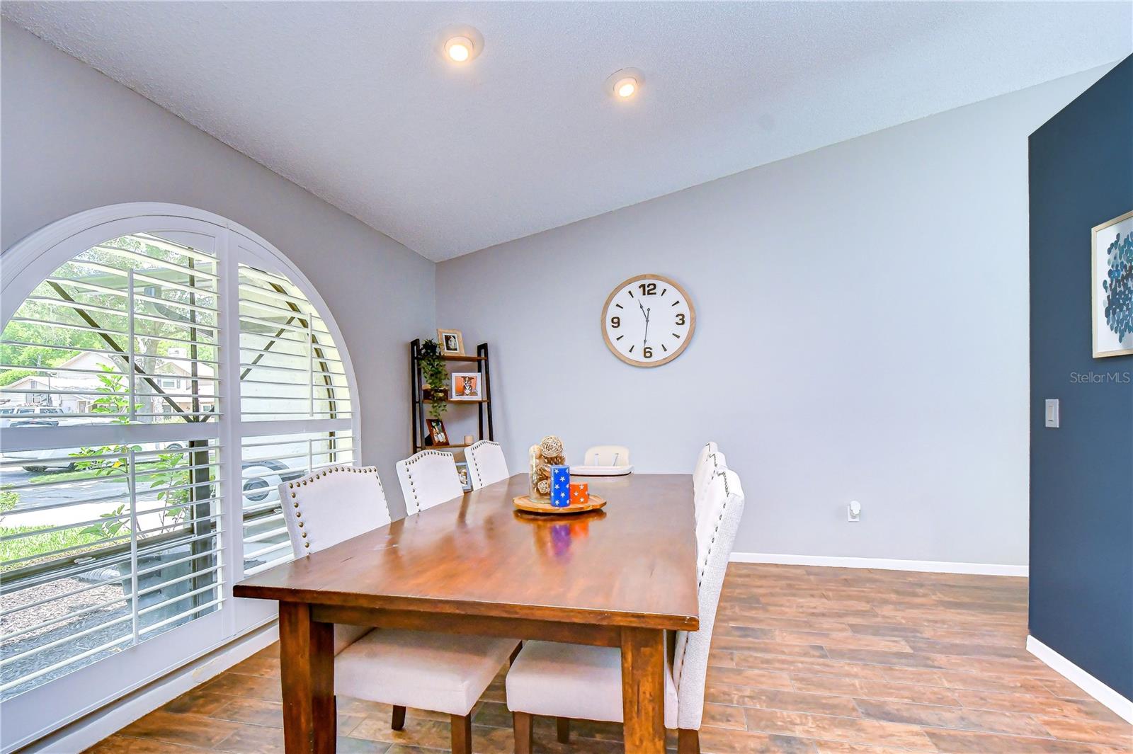 16605 E COURSE DR, TAMPA, FL — photo 8