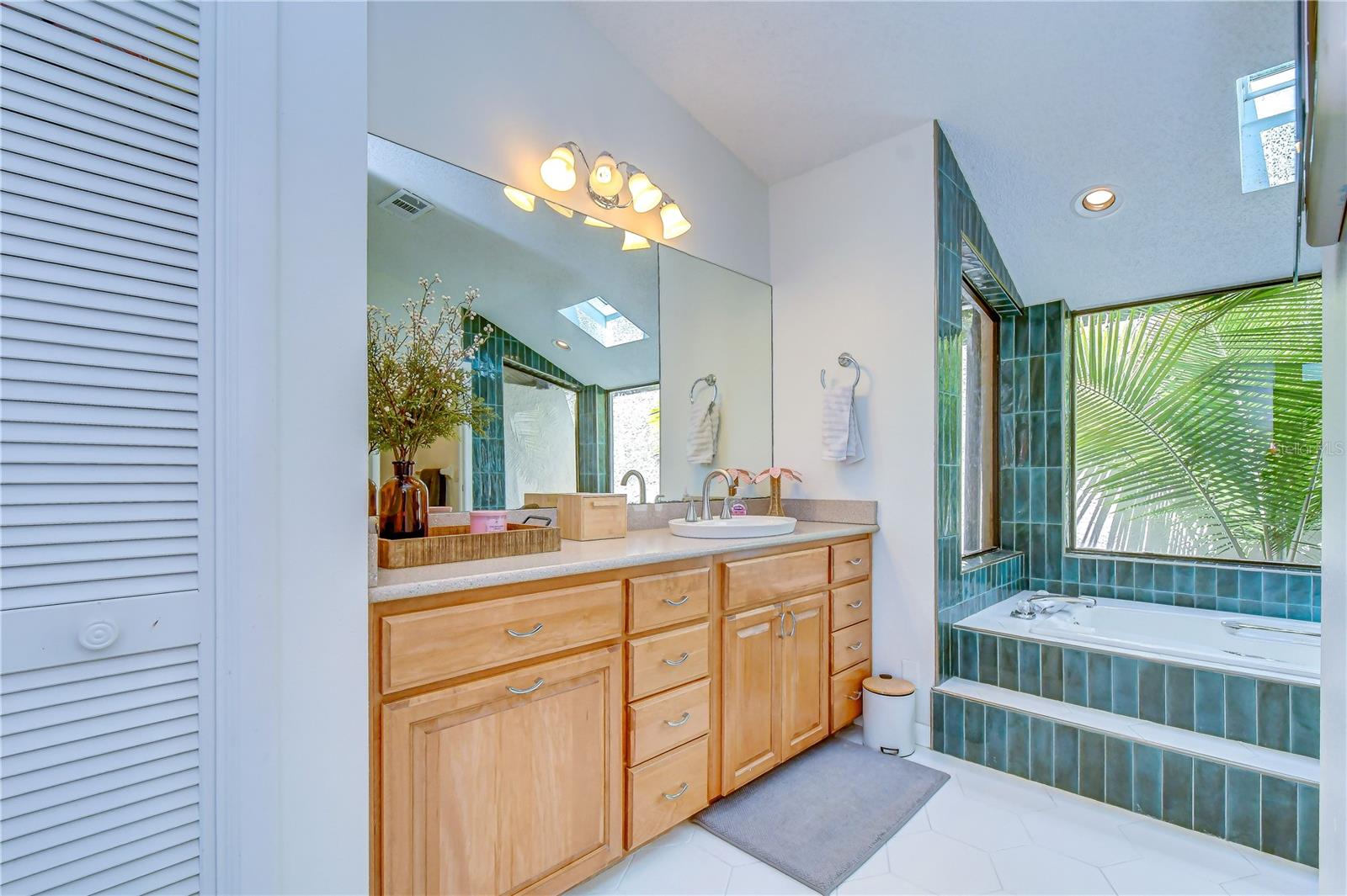16605 E COURSE DR, TAMPA, FL — photo 22