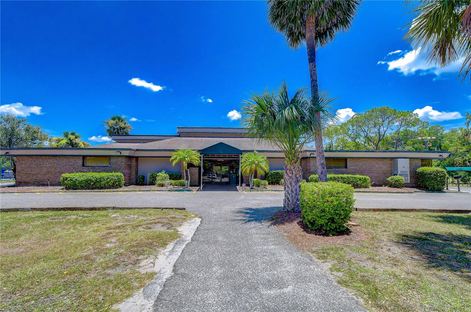16605 E COURSE DR, TAMPA, FL — photo 42