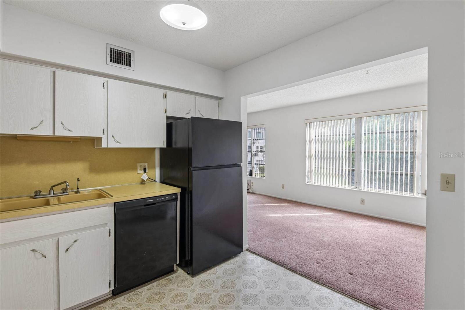 2460 PERSIAN DR #44, CLEARWATER, FL — photo 8