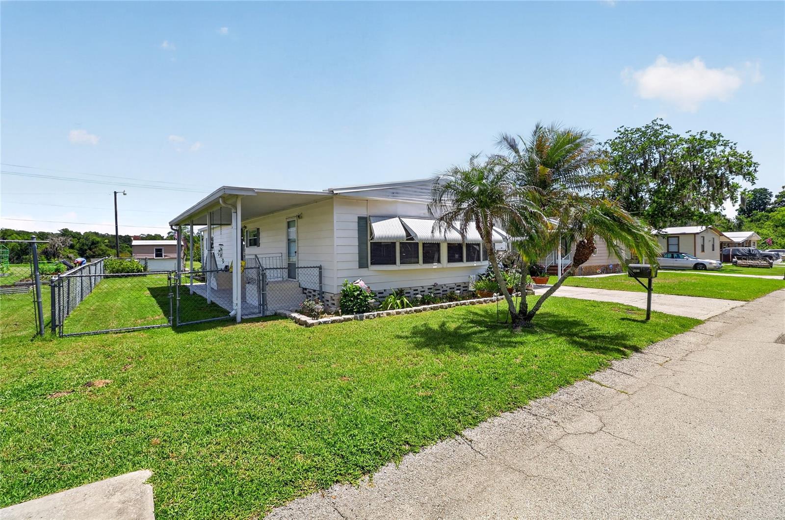 3586 LAZY LAKE DR N, LAKELAND, FL — photo 2