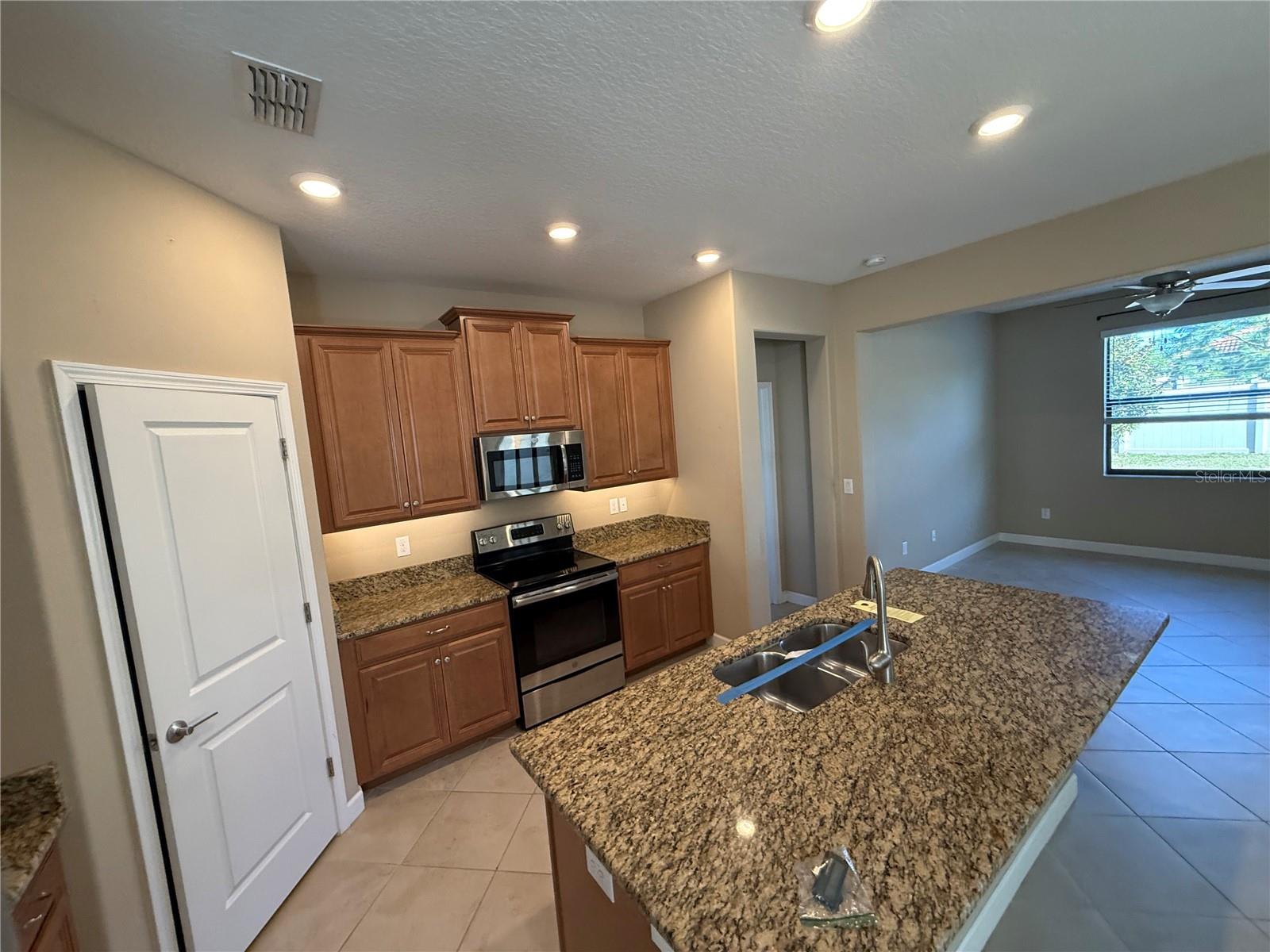 16852 SCUBA CREST ST, WIMAUMA, FL — photo 2